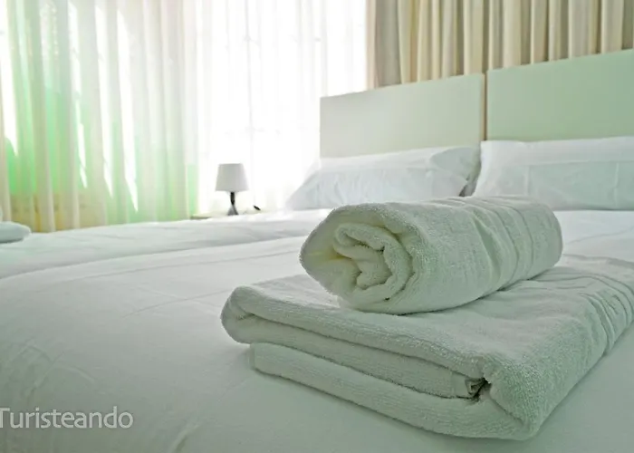 Brisa Marinera - Quienes Huyen De Lo Comun